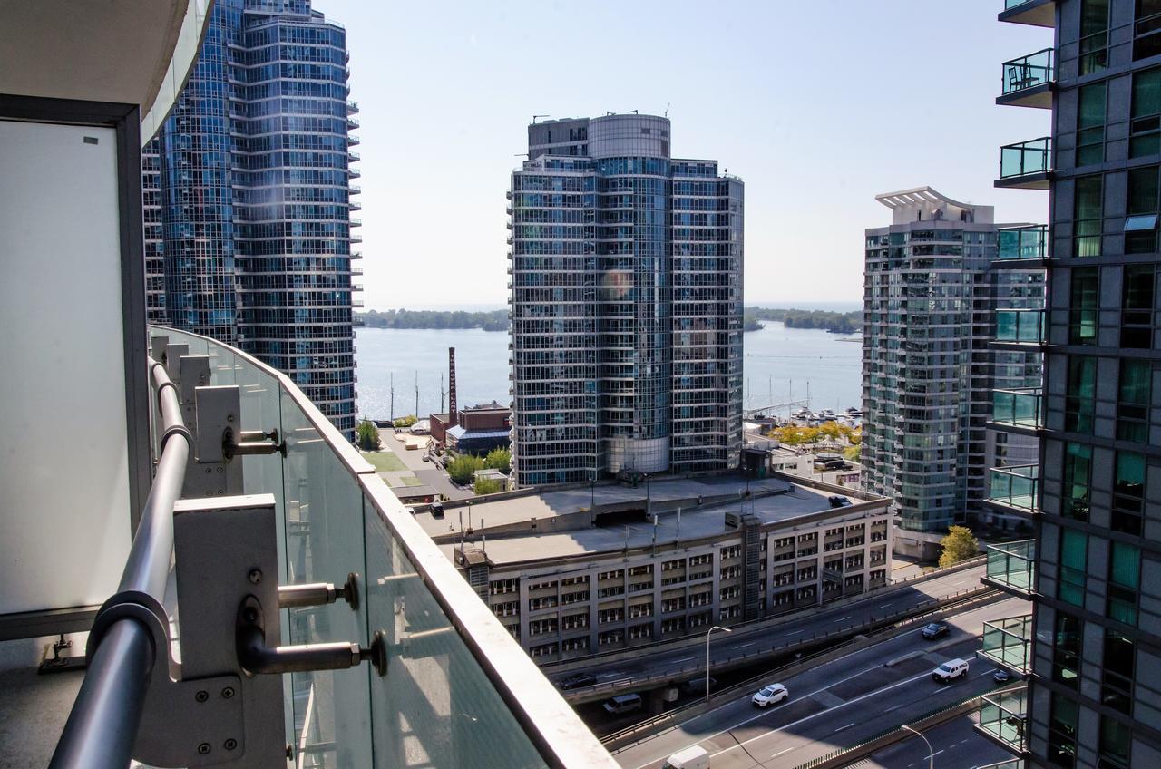 Royal Stays Condominiums - Upscale Downtown Suites Toronto Extérieur photo