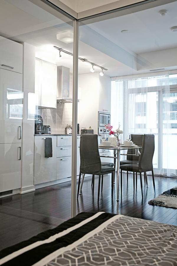 Royal Stays Condominiums - Upscale Downtown Suites Toronto Extérieur photo