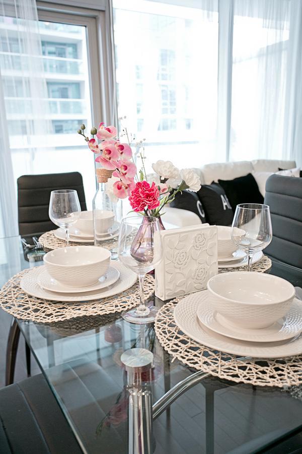 Royal Stays Condominiums - Upscale Downtown Suites Toronto Extérieur photo
